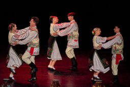 Folklore, Moldavie, Juventa (Moldavie), Spectacle