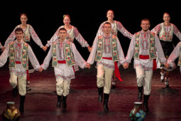 Folklore, Moldavie, Juventa (Moldavie), Spectacle