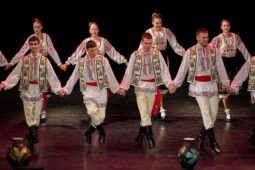 Folklore, Moldavie, Juventa (Moldavie), Spectacle