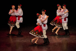 Folklore, Moldavie, Juventa (Moldavie), Spectacle
