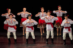 Folklore, Moldavie, Juventa (Moldavie), Spectacle