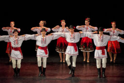 Folklore, Moldavie, Juventa (Moldavie), Spectacle