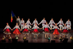 Folklore, Moldavie, Juventa (Moldavie), Spectacle