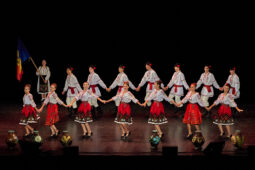 Folklore, Moldavie, Juventa (Moldavie), Spectacle