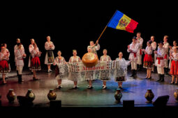 Folklore, Moldavie, Juventa (Moldavie), Spectacle