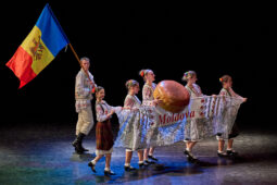 Folklore, Moldavie, Juventa (Moldavie), Spectacle