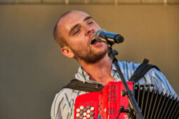 Bonne Nuit, Concert