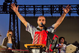 Bonne Nuit, Concert