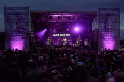 Concert, Elmer Food Beat, Public