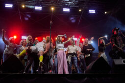 Concert, Elmer Food Beat, Public
