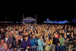 Concert, Elmer Food Beat, Public