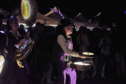 Concert, Fanfare Chik and Chok, Public
