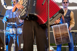 Concert, Volkanik, Orientation, Portrait