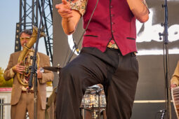 Concert, Volkanik, Orientation, Portrait