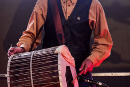 Concert, Volkanik, Orientation, Portrait