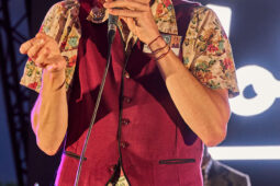 Concert, Volkanik, Orientation, Portrait