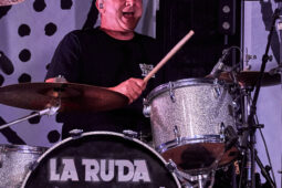 Concert, La Ruda, Orientation, Portrait