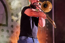 Concert, La Ruda, Orientation, Portrait
