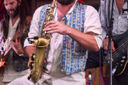 Concert, Les P'tits fils de Jeanine, Orientation, Portrait